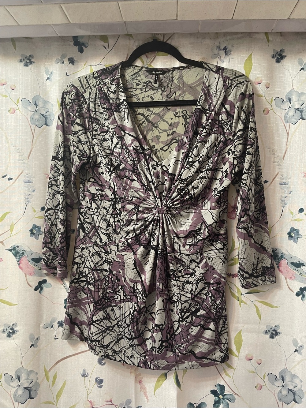 Daisy Fuentes Purple & Black Twist-Front V-Neck Long Sleeve Top